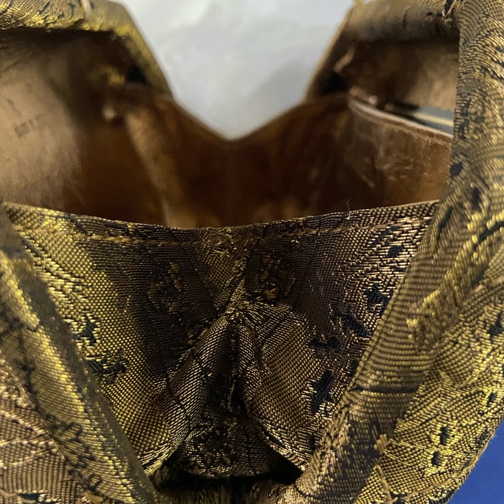 AUTHENTIC CHANEL Gold Brocade Evening Clutch w/ gold hardware shoulder strap - Picture 5 of 11